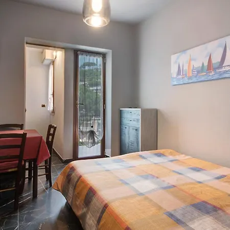 Paradiso Bilocale 303 Апартаменты *